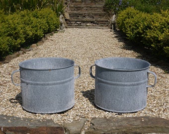 How to add a rustic look to your garden with vintage planters