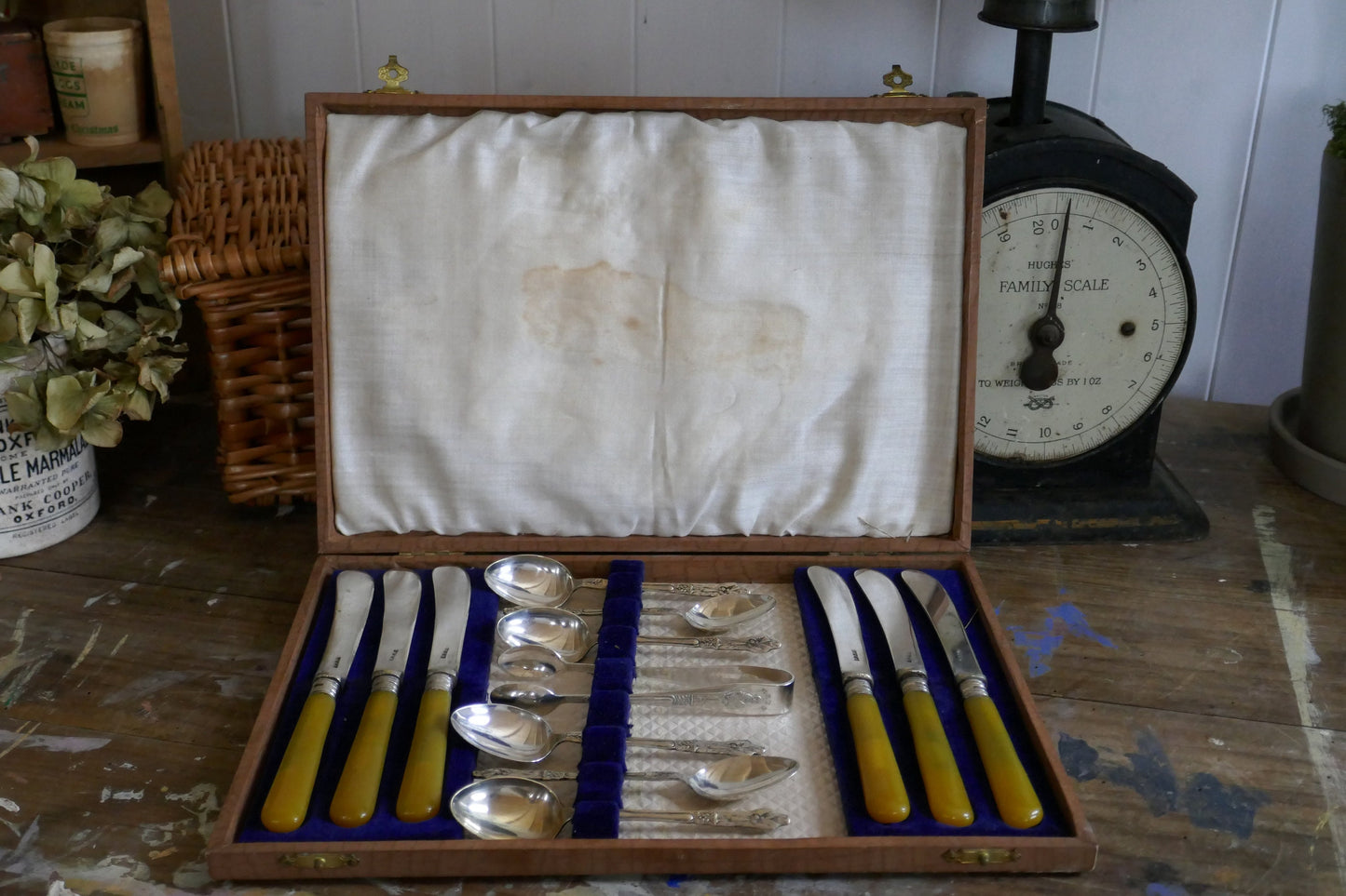 Vintage Set of 6 Silver Plated Tea Spoons and Sugar Tong and Knives  - Antique Spoons - Vintage Teaspoons - vintage Cutlery - Vintage knives