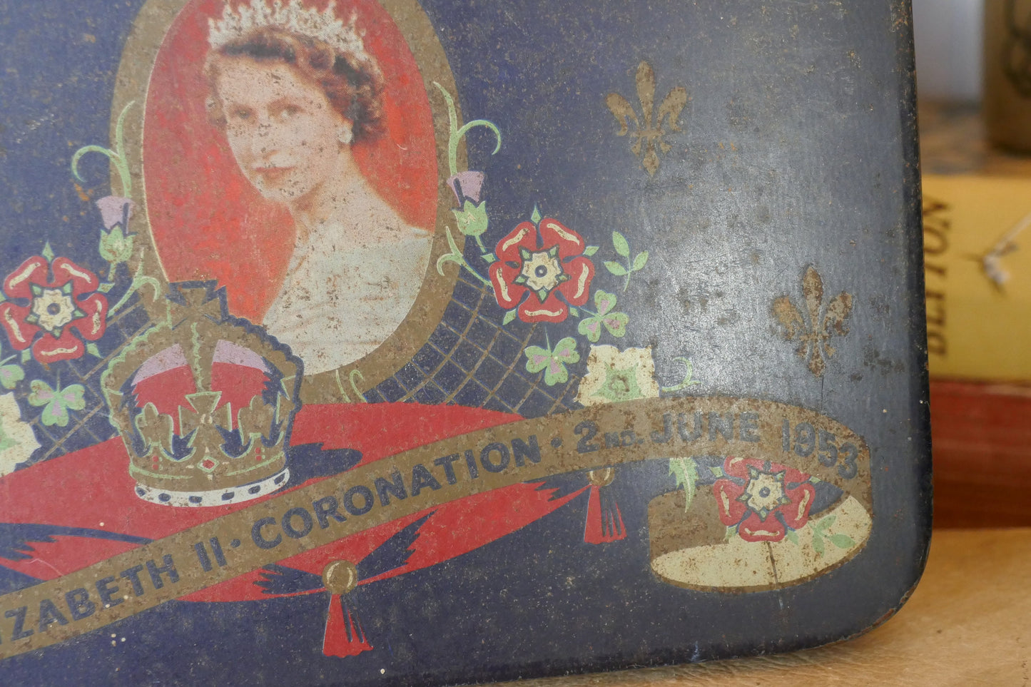 Vintage Queen Tin - Keepsake Box - Vintage Candy Tin - Vintage Sweet Tin -Queen Elizabeth Tin -Vintage Tin - Queen Elizabeth II Tin - Tin