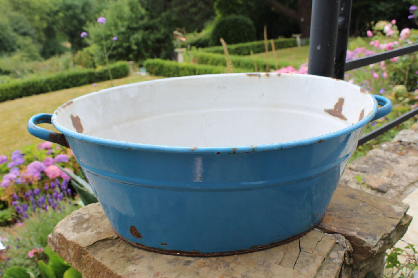 Vintage Metal Garden Planter, Vintage Galvanised Zinc Tin Bath, Vintage Planter, Bath Planter, Bath Garden Planter, Garden Planter, Planter