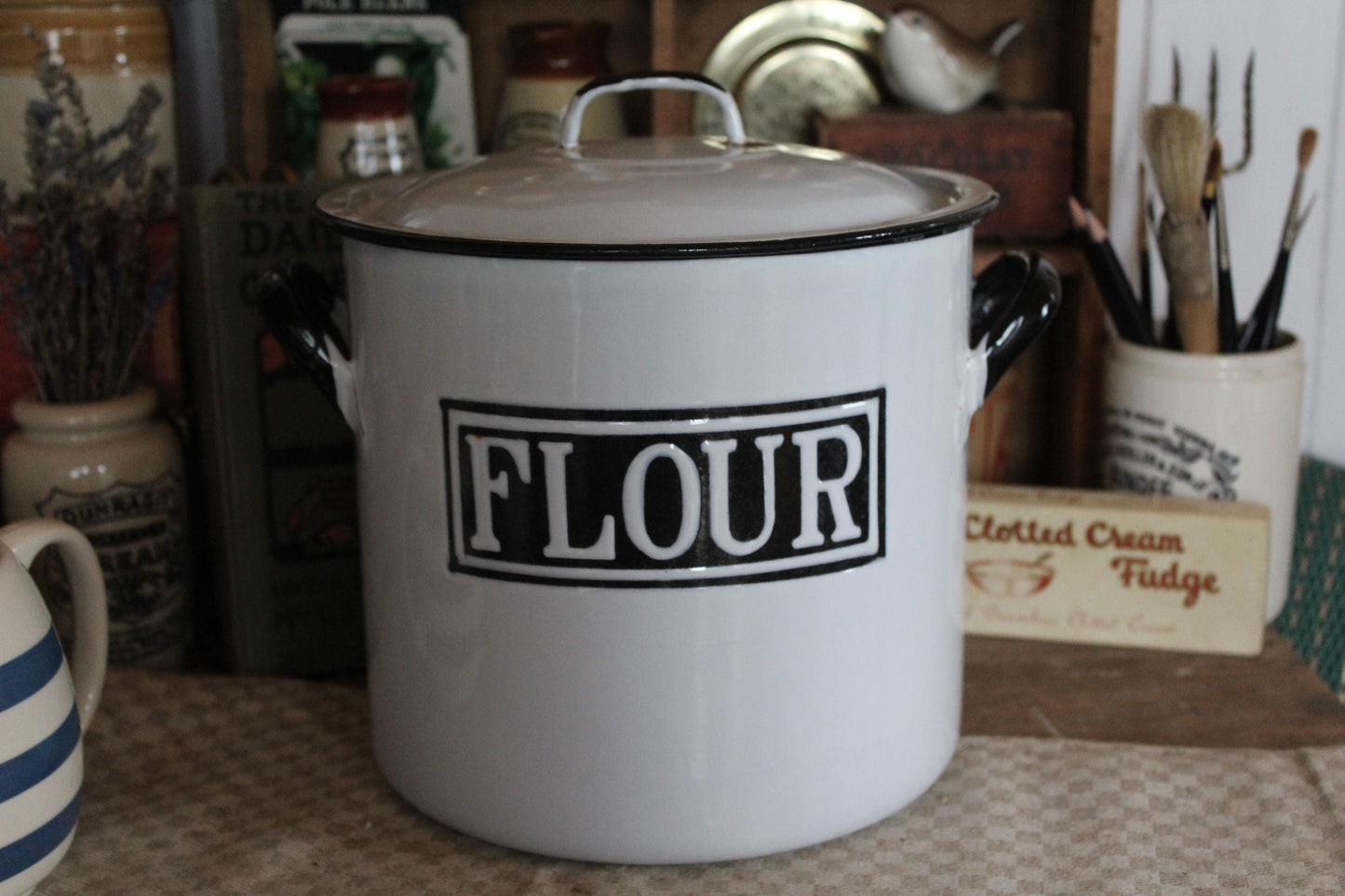 Vintage Enamel Flour Bin, Vintage Flour Bin, Flour Store, Flour Bin, White Enamel Flour Bin, Vintage Flour Canister, Kitchen Cansiters