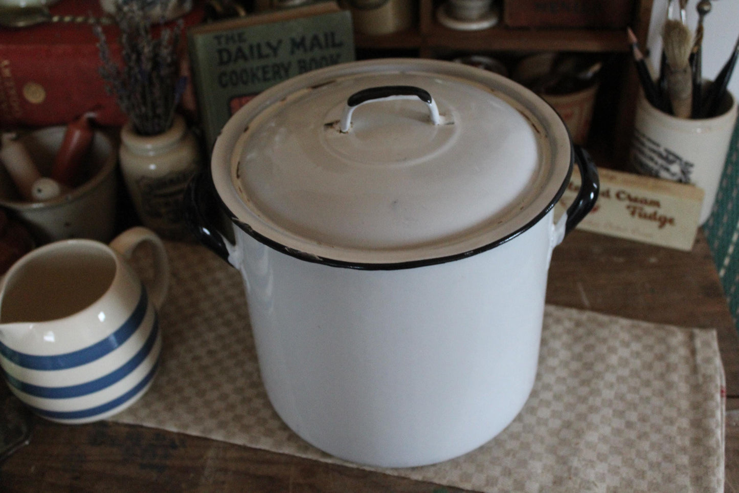 Vintage Enamel Flour Bin, Vintage Flour Bin, Flour Store, Flour Bin, White Enamel Flour Bin, Vintage Flour Canister, Kitchen Cansiters