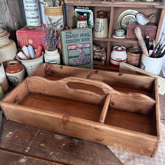 Vintage Housemaids Caddy, Cutlery Tray, Vintage Wooden Cutlery Tray, Cutlery box, Butlers Caddy, Farmhouse, Vintage Caddy, decorative Tray