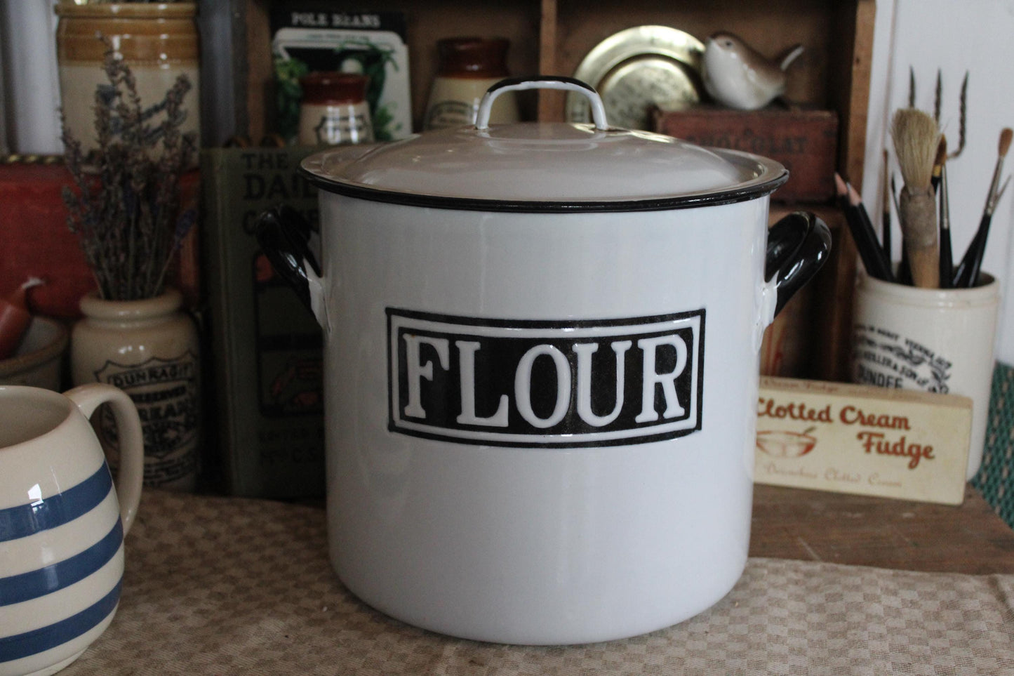 Vintage Enamel Flour Bin, Vintage Flour Bin, Flour Store, Flour Bin, White Enamel Flour Bin, Vintage Flour Canister, Kitchen Cansiters