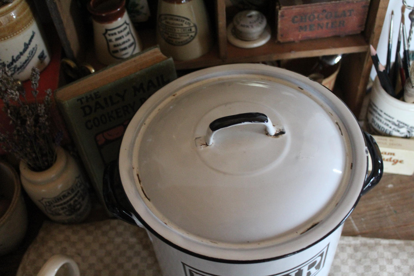 Vintage Enamel Flour Bin, Vintage Flour Bin, Flour Store, Flour Bin, White Enamel Flour Bin, Vintage Flour Canister, Kitchen Cansiters