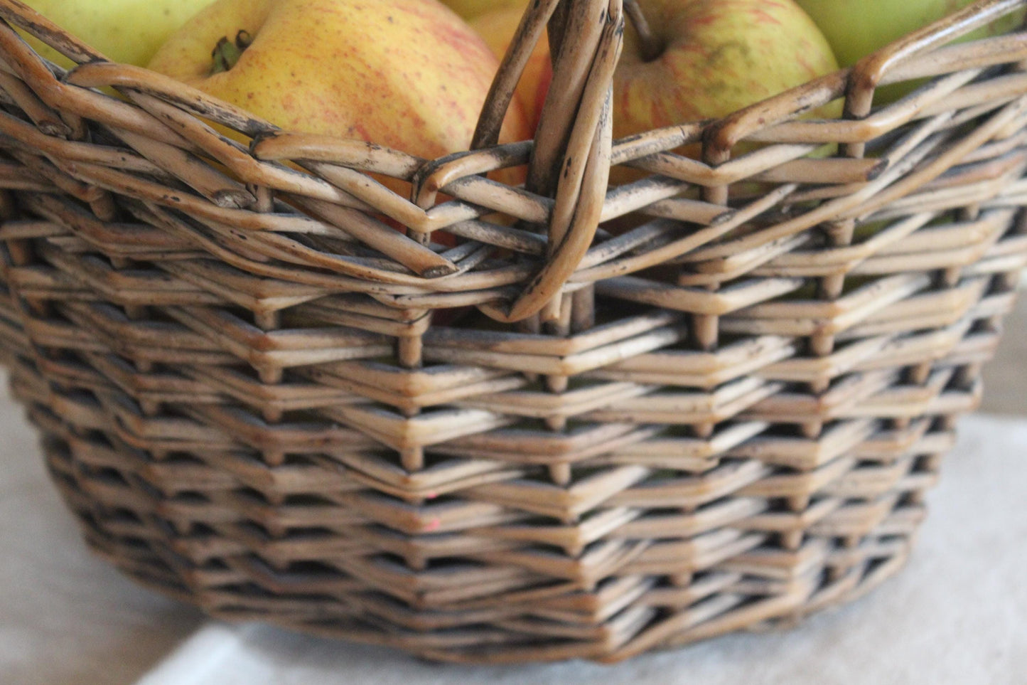 Vintage wicker basket, Small ideal Child Size, Childrens Wicker Basket, Childrens Basket, Mini Basket, Vintage little basket